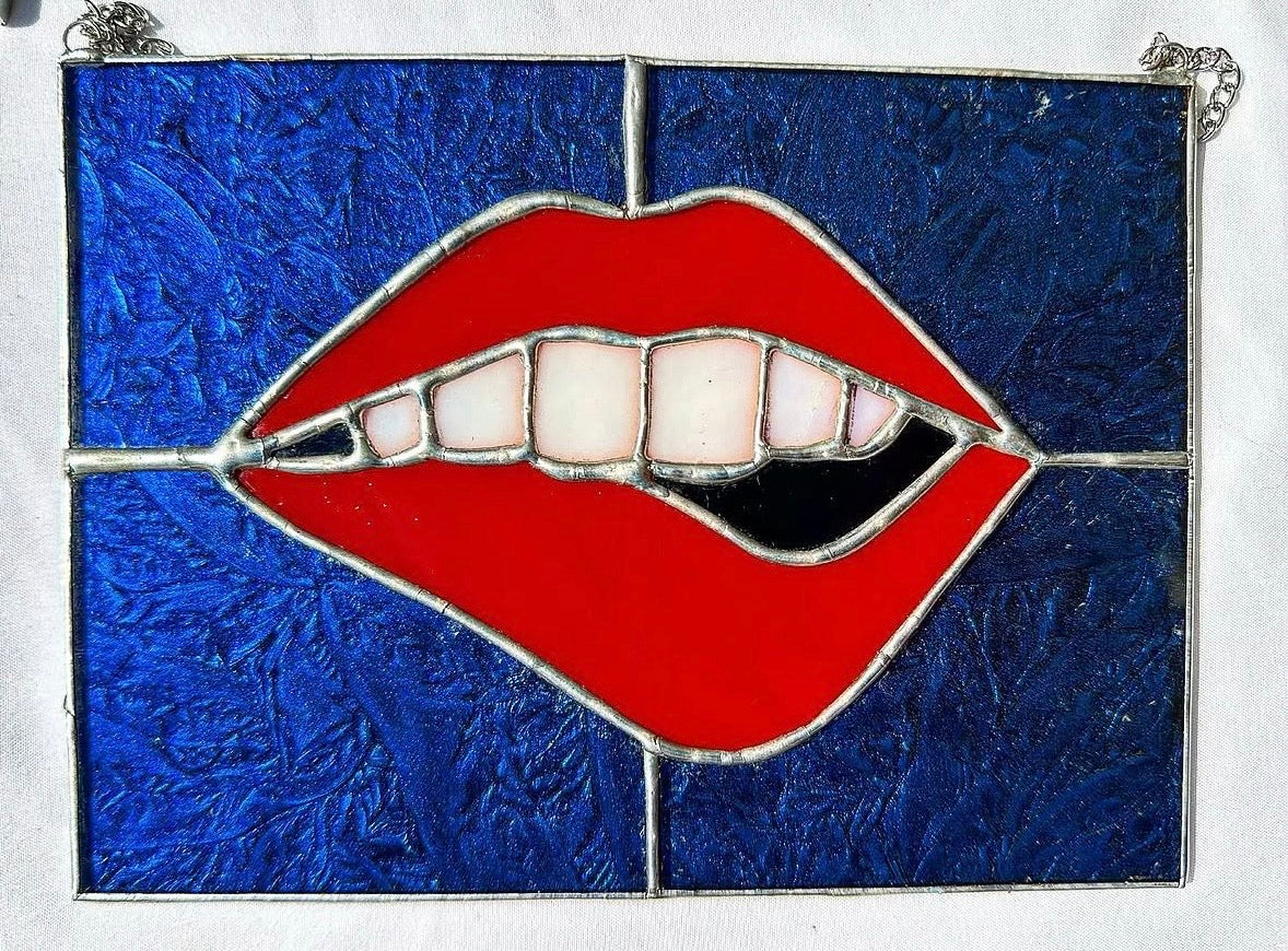 Stained glass lip bite