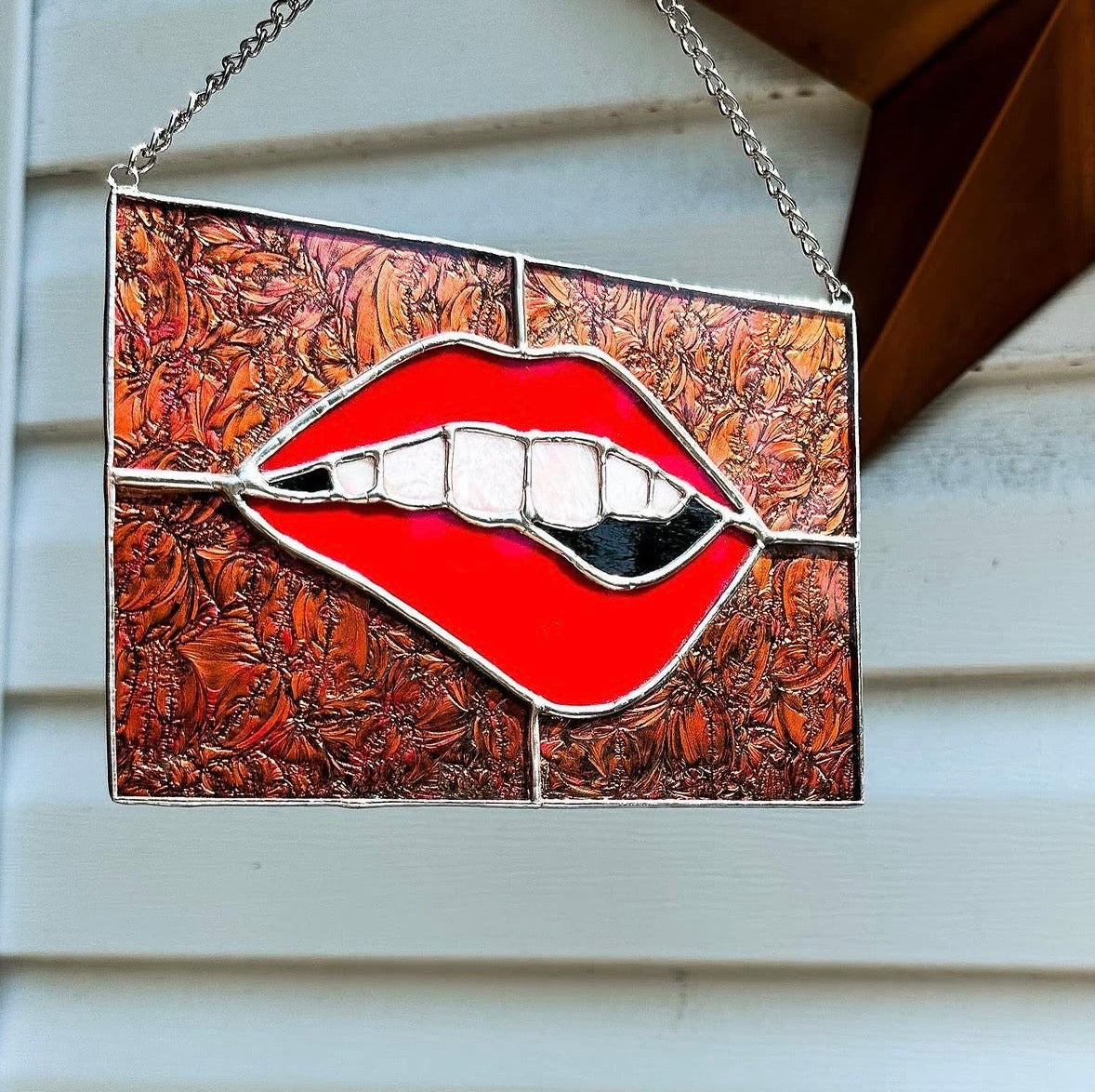 Stained glass lip bite
