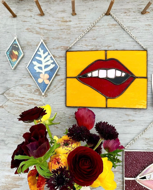 Stained glass lip bite