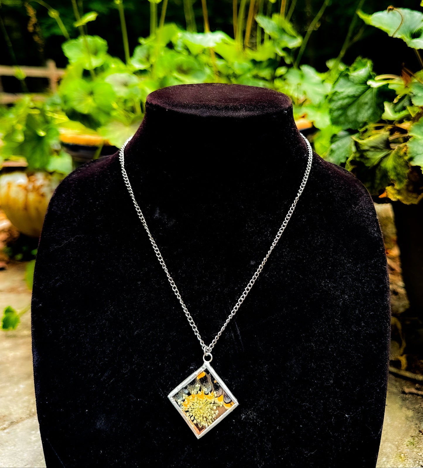 Swallowtail necklace (diamond)
