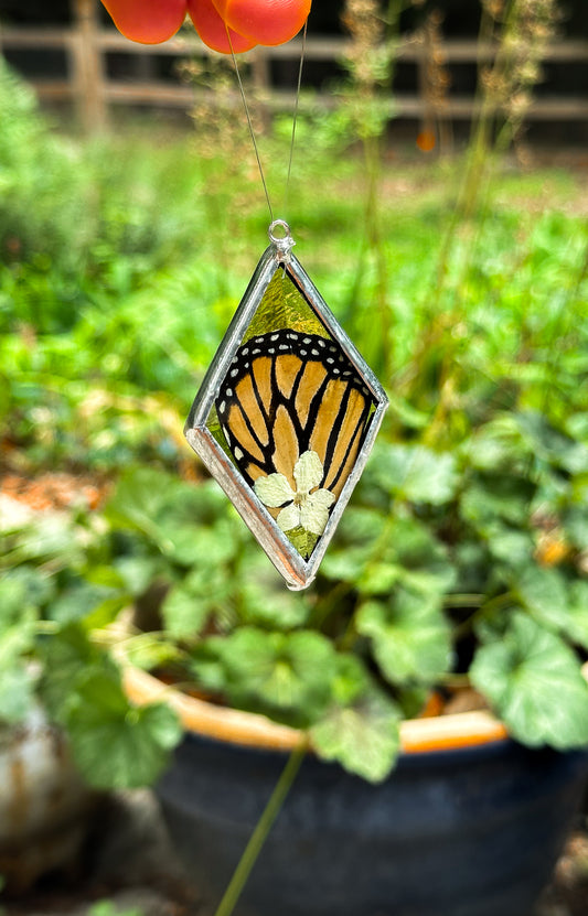 Monarch and hydrangea ornament